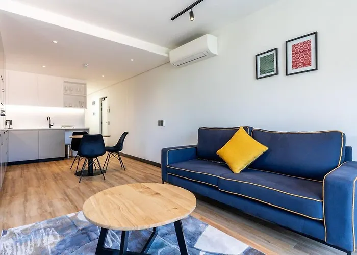 402 Marvol On Hall